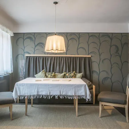 Poessnecker Werkstaetten -tessenow Apartment *